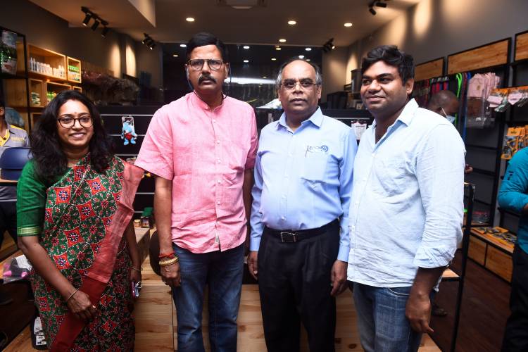 Mr.Isak Nazar & Mrs.Veena Kumaravel inaugurates ‘PETS 101’ – A Pet Store and Grooming Studio at Nungambakkam, Chennai on 13th March 2022