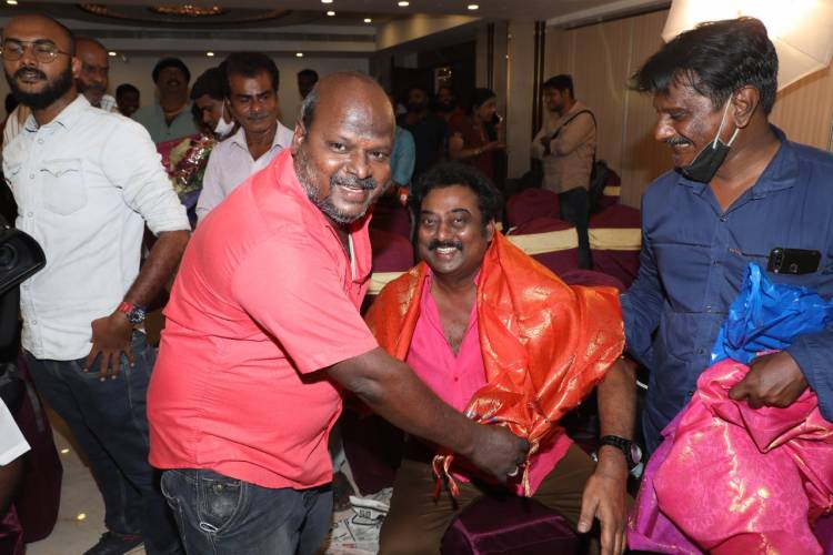 "நடிகர் சங்க புதிய நிர்வாகிகளுக்கு., 'சினிமா பத்திரிகையாளர் சங்கம் ' சால்வை அணிவித்து வாழ்த்து !!"