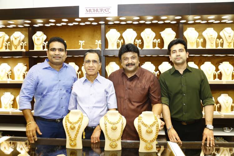 Kalyan Jewellers’ brand ambassador Prabhu Ganesan inaugurates showroom at Chengalpattu