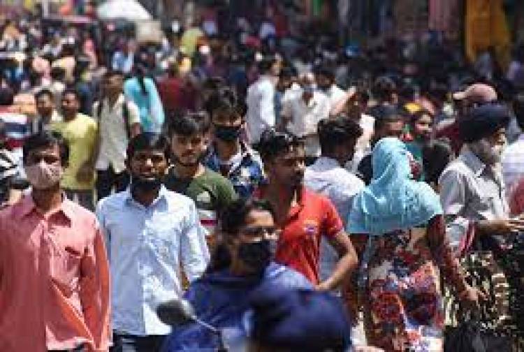 மாஸ்க் அணியாத 2,405 பேருக்கு ரூ12 லட்சம் அபராதம்