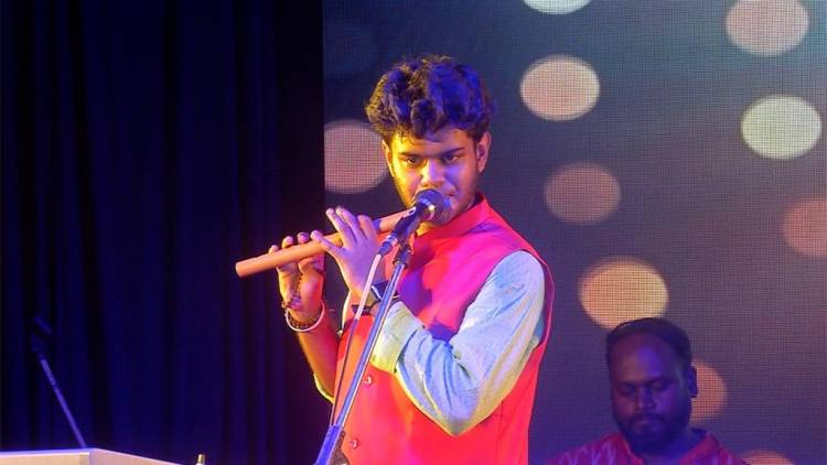 "இசையால் இணைவோம்"    “ஆலயங்கள் அற்புதங்கள்”