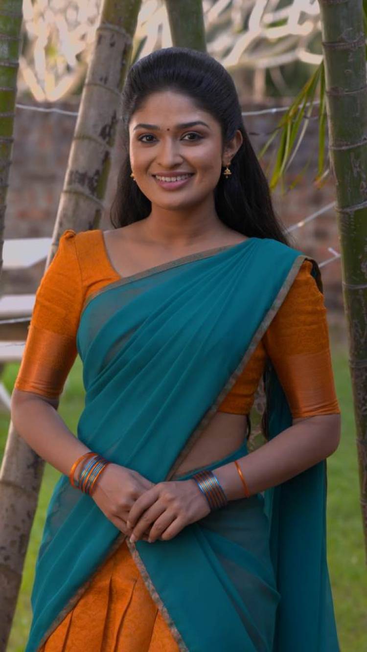 உங்கள் சன் டிவியில் வெற்றிகரமாக ஒளிபரப்பாகிக் கொண்டிருக்கும் புதிய மெகா தொடர் மல்லி.
