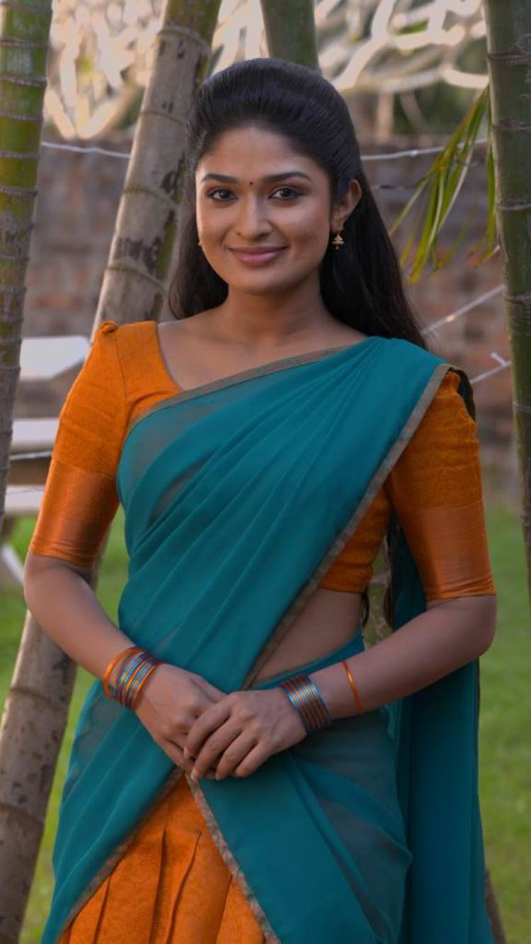 உங்கள் சன் டிவியில் வெற்றிகரமாக ஒளிபரப்பாகிக் கொண்டிருக்கும் புதிய மெகா தொடர் மல்லி.
