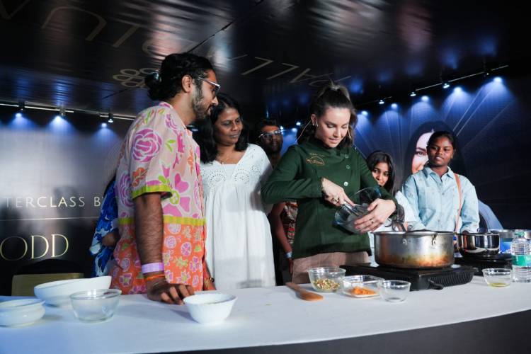 CELEBRITY CHEF SARAH TODD UNVEILS PHOENIX SHOPPING FESTIVAL 2024