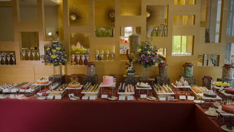 Feathers Hotel Unveils an Opulent Christmas Celebration at Waterside