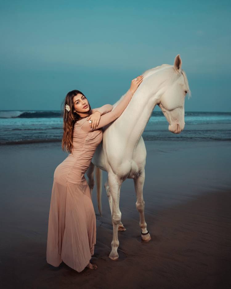 Yashika Aannand stills