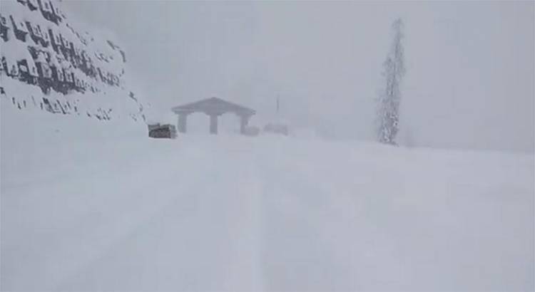 இமாச்சலப் பிரதேசத்தில் பனிப்பொழிவு அதிகரிப்பு – பல மாவட்டங்களுக்கு ஆரஞ்சு அலர்ட்