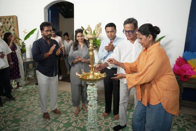 Announcement of Marathi Film 'Bandkhor' by Vinsan Graphic   Production, Directed by Mahesh Manjrekar