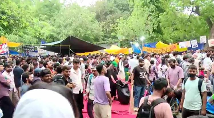 தீவிரமடைந்து வரும் ‘காக்ரோச் ஜனதா கட்சி’ (CJP) அமைப்பின் போராட்டம்!