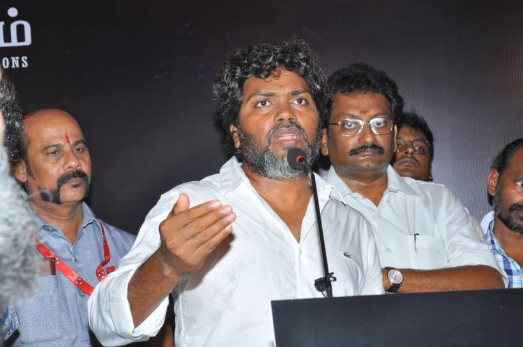 மய்யமும் நீலமும் ஒன்றுதான் -   பத்மஸ்ரீ கமல்ஹாசன்.