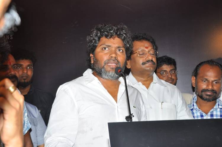 மய்யமும் நீலமும் ஒன்றுதான் -   பத்மஸ்ரீ கமல்ஹாசன்.