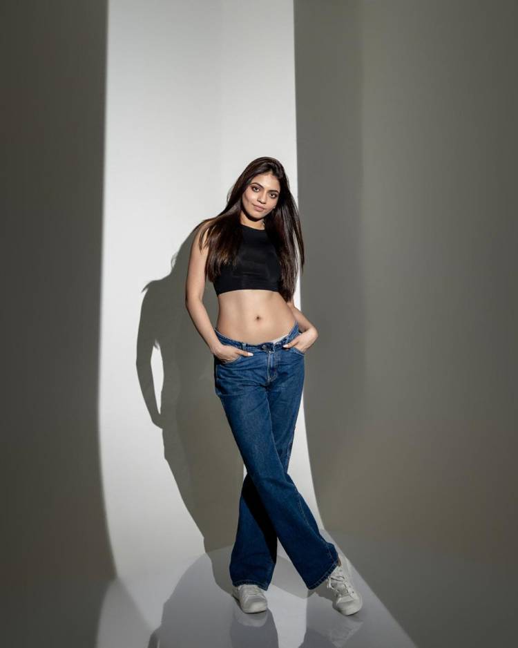 'வேற்றுமையில் ஒற்றுமை' என்ற நம் நாட்டின் பெருமைமிகு கொள்கை பொழுதுபோக்கு துறையில் அதிகம் வெளிப்படுகிறது. பிராந்திய மற்றும் மொழித் தடைகள் போன்றவற்றைக் கடந்து திறமை மட்டுமே இங்கு மதிப்பிடப்படுகிறது.