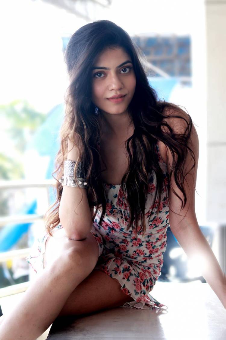 'வேற்றுமையில் ஒற்றுமை' என்ற நம் நாட்டின் பெருமைமிகு கொள்கை பொழுதுபோக்கு துறையில் அதிகம் வெளிப்படுகிறது. பிராந்திய மற்றும் மொழித் தடைகள் போன்றவற்றைக் கடந்து திறமை மட்டுமே இங்கு மதிப்பிடப்படுகிறது.