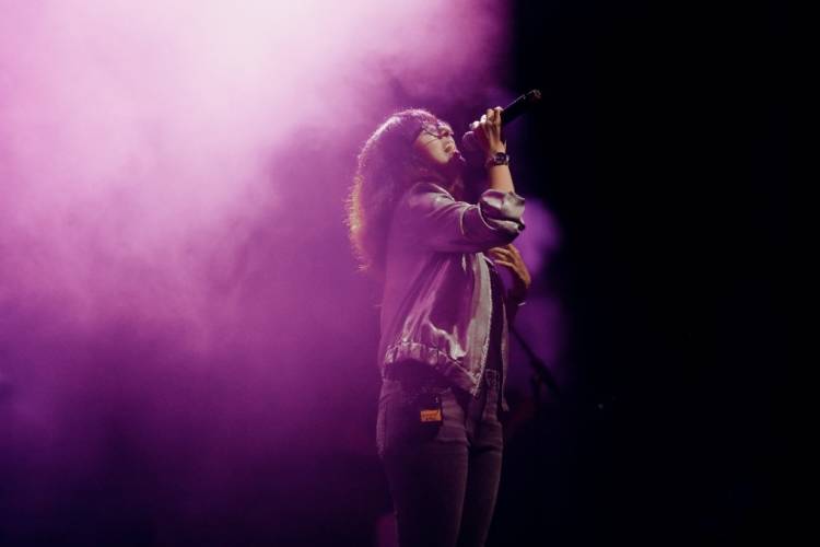 பாடகி சக்திஸ்ரீ கோபாலன் நெட்ஃபிளிக்ஸின் 'டெஸ்ட்' திரைப்படத்தின் மூலமாக இசையமைப்பாளராக பிரம்மாண்டமாக அறிமுகமானார் - விமர்சன ரீதியான பாராட்டையும் பெற்றார்.