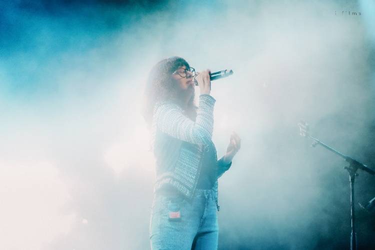 பாடகி சக்திஸ்ரீ கோபாலன் நெட்ஃபிளிக்ஸின் 'டெஸ்ட்' திரைப்படத்தின் மூலமாக இசையமைப்பாளராக பிரம்மாண்டமாக அறிமுகமானார் - விமர்சன ரீதியான பாராட்டையும் பெற்றார்.