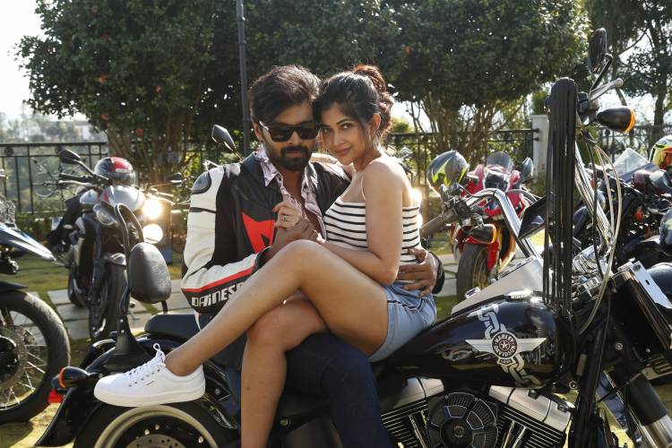  ஸ்வீட்டி நாட்டி கிரேசி "  பிப்ரவரி 13 ஆம் தேதி திரையரங்குகளில் வெளியாகிறது.