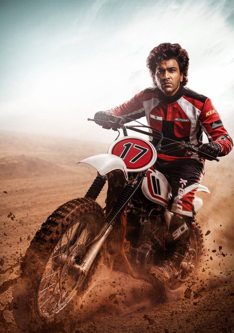  BIKER CAST AND CREW - STILLS