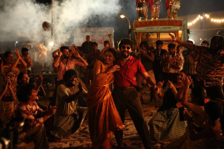 பெரும் எதிர்பார்ப்புக்கு இடையே “மீசைய முறுக்கு-2” படத்தின் இரண்டாவது சிங்கிள் “பப்பாளி பழமே” பாடல் வெளியானது.-Pappaali Pazhamey second single from Meesaya Murukku 2 strikes a chord yet again