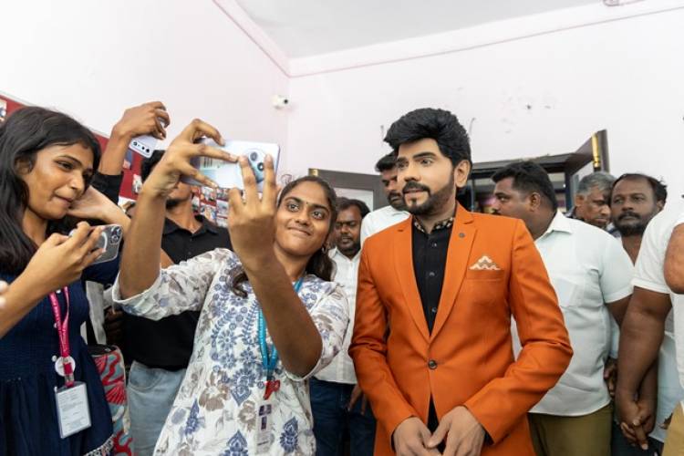 Legend Saravanan at Ethiraj College Event: Event Stills