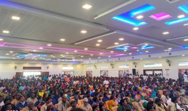 தருமபுரி மாவட்டத்தில் தளபதி விஜய் அவர்களின் பெயரால் தூய்மைப்பணியாளர்களுக்கு மாபெரும் நலத்திட்ட உதவிகள் வழங்கும் விழா