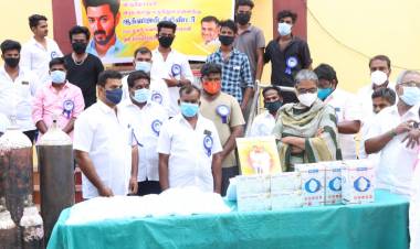 விருத்தாசலம் அரசு மருத்துவமனைக்கு ஆக்ஸிஜன் சிலிண்டர்களும்,முகக் கவசங்கள் & கையுறைகள் வழங்கிய தளபதி விஜய் மக்கள் இயக்கம் !