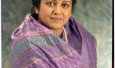 பிரபல திரைப்பட இயக்குநர் ராஜீவ் மேனனின் தாயார் திருமதி கல்யாணி மேனன் (80), காவேரி மருத்துவமனையில் இன்று மதியம் 12 மணிக்கு இயற்கை எய்தினார். 