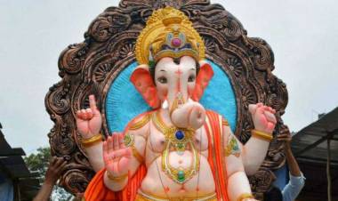 விநாயகர் சதுர்த்தியை முன்னிட்டு பொது இடங்களில் சிலைகள் வைக்க அனுமதியில்லை.