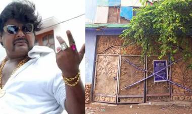 சென்னை சூளைமேடு பெரியார் பாதை மேற்கில் உள்ள நடிகர் மன்சூர் அலிகானின் வீட்டுக்கு மாநகராட்சி அதிகாரிகள் சீல் வைத்துள்ளனர்.