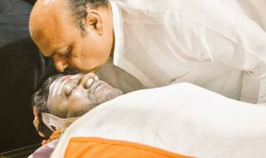 மறைந்த கன்னட நடிகர் புனித் ராஜ்குமார் உடலுக்கு கர்நாடகா முதலமைச்சர் பசவராஜ் பொம்மை இறுதி மரியாதை