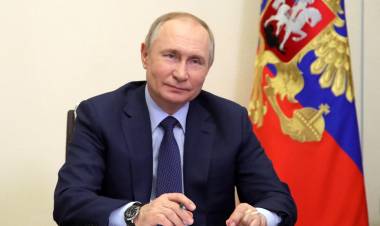 Putin compares attacks on Russian culture to Nazi book burnings