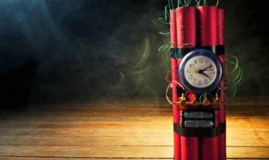 பணிநீக்கம் செய்ததால் மருத்துவமனைக்கு வெடிகுண்டு மிரட்டல் விடுத்த டாக்டர்..!