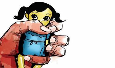 பொள்ளாச்சி  அரசு மருத்துவமனையில் கடத்தப்பட்ட குழந்தை 22 மணிநேரத்தில் மீட்பு போலீஸாருக்கு எஸ்.பி. பாராட்டு