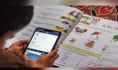 சென்னை மாவட்ட கல்வி அதிகாரி எச்சரிக்கை - மாணவர்கள் பள்ளிக்கு செல்போன் கொண்டு வந்தால் பறிமுதல்