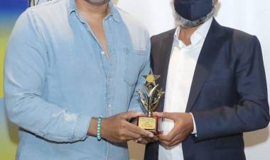 மெட்ராஸ் ரேஸ் கிளப் வருடம் தோறும் நடத்தி வரும் ஸ்னூக்கர் விளையாட்டு போட்டியில் நடிகர் ரஹ்மான் கலந்து கொண்டு பரிசுகளை வென்றுள்ளார்.