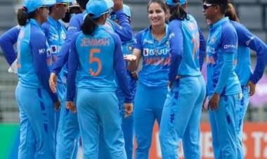 உலகக்கோப்பை மகளிர் டி20 கிரிக்கெட் போட்டி; இந்தியா - அயர்லாந்து அணிகள் இன்று மோதல்