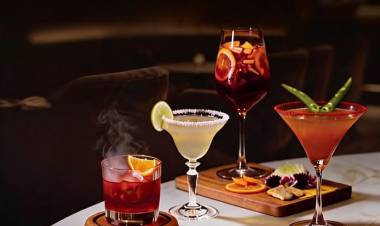Find Your Happy Hour Haul: Vapor at Feathers Hotel Turns September into a Treasure Hunt of Sips
