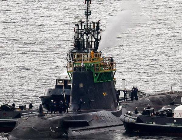 ஈரானுக்கு மிக அருகில் நீர்மூழ்கி போர் கப்பலை நிலைநிறுத்திய பிரிட்டன்!