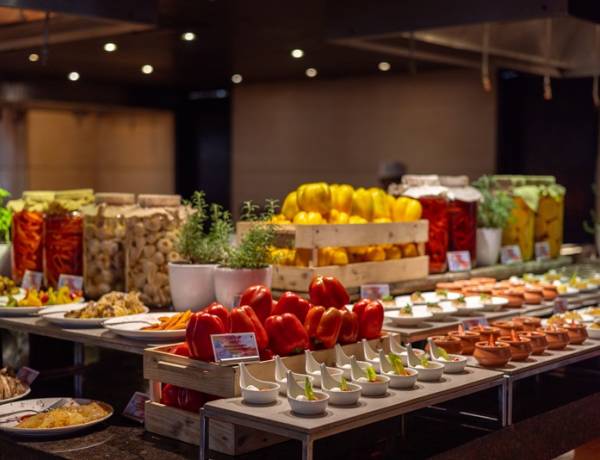HYATT REGENCY CHENNAI CELEBRATES FATHER’S DAY WITH AN INDULGENT BRUNCH EXPERIENCE AT SPICE HAAT