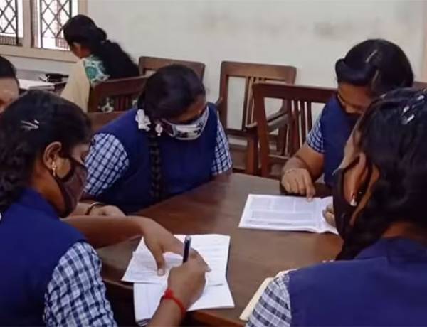 புதிய மும்மொழித் திட்டத்தில் தளர்வு: சிபிஎஸ்சி அறிவிப்பு