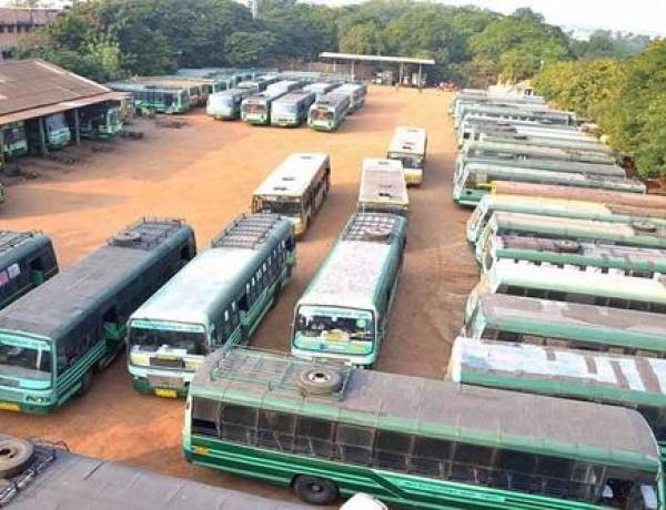 Tamil Nadu buses stopped at Karnataka border amid Mekedatu protests