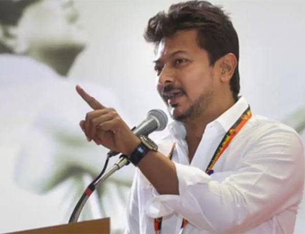 விவசாயிகளின் கோரிக்கைகளை நிறைவேற்றக் கோரி உதயநிதி ஸ்டாலின் தலைமையில் திமுக கண்டன ஆர்பாட்டம்!