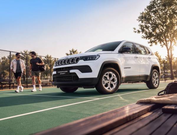 புதிய ஸ்போர்ட் 9-ஸ்பீடு ஆட்டோமேட்டிக் டீசல் உடனுடனான COMPASSஐ JEEP® INDIA அறிமுகம் செய்துள்ளது 