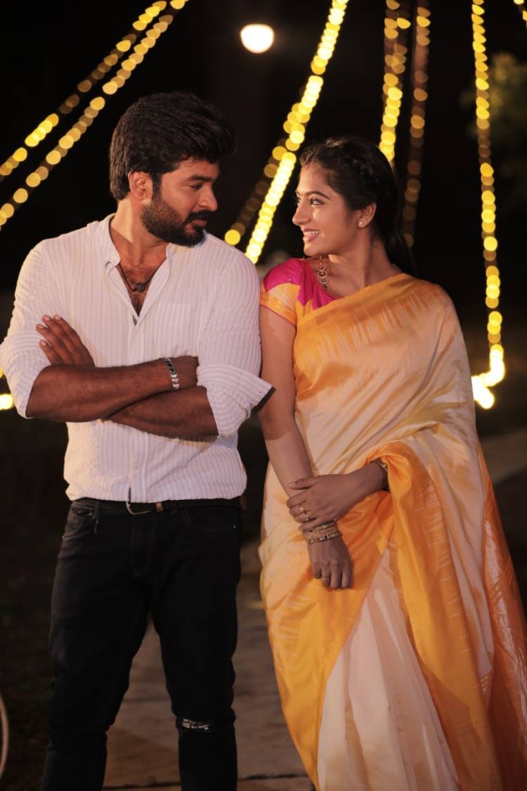 Colors Tamil brings special celebrities Comedian Adhavan and Actress Sanjana Singh to celebrate Valentine Weekend