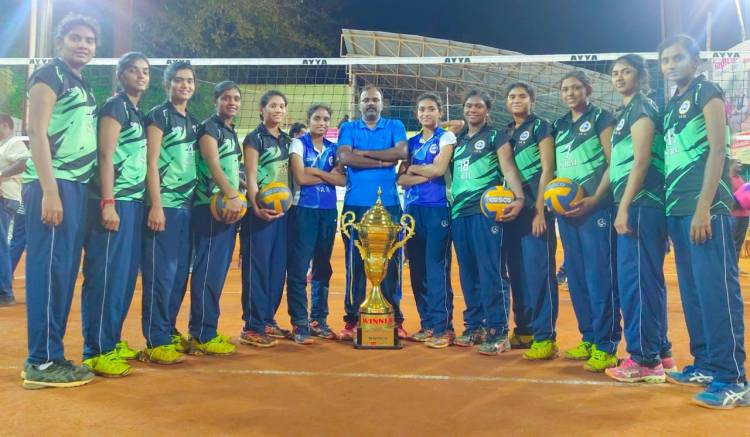 SRM IST Volleyball Girls Win the State level volleyball tournament held at Tirunelveli from 13 to 14th feb 2021, organised by Tirunelveli District Volleyball Association.