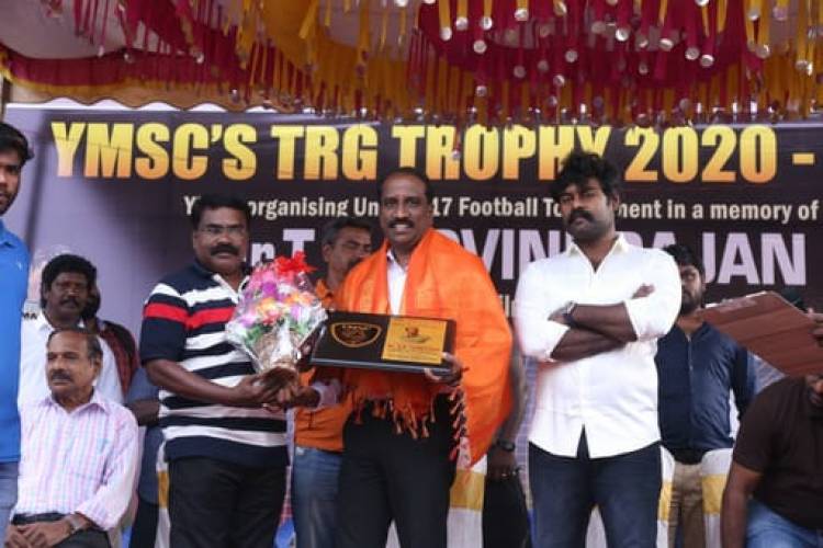 சென்னை பெரம்பூரில் 28 வருடங்களாக பெருளாதாரத்தில் பின்தங்கிய இளைய சமுதாயத்தினருக்கு இலவசமாக கல்வியோடுக்கூடிய கால்பந்தாட்டாத்தை அளித்து