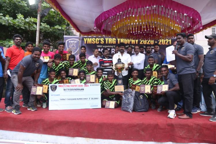 சென்னை பெரம்பூரில் 28 வருடங்களாக பெருளாதாரத்தில் பின்தங்கிய இளைய சமுதாயத்தினருக்கு இலவசமாக கல்வியோடுக்கூடிய கால்பந்தாட்டாத்தை அளித்து