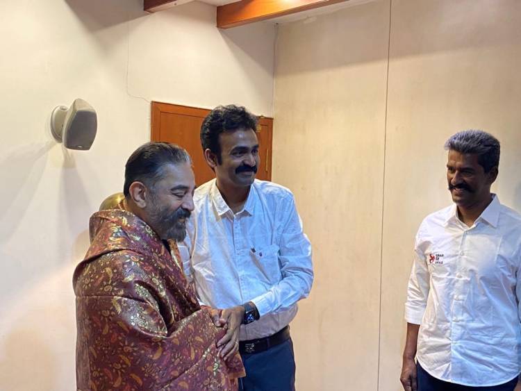 தமிழக அரசியலில் திடீர் திருப்பம். கமல்ஹாசன் கூட்டணியில் ஐ ஜே கே, சரத்குமார்.