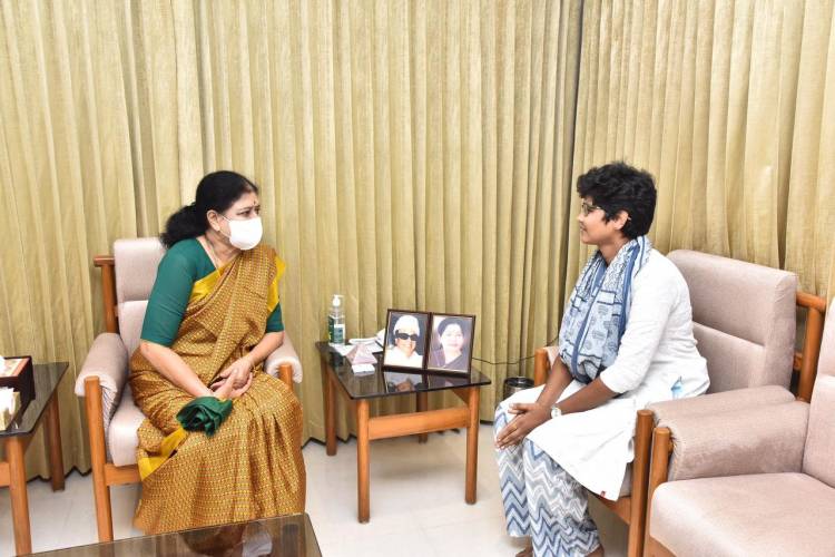#அஇஅதிமுக பொதுச்செயலாளர் #சின்னம்மா அவர்களை @Dir_Ironlady_ap