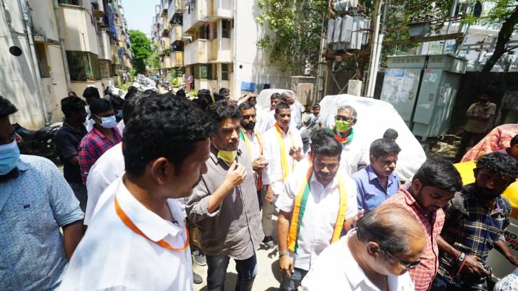 Sundar C joined Mrs Kushboo in election campaign at Thousand lights constituency