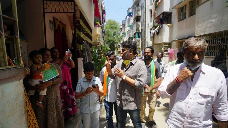 Sundar C joined Mrs Kushboo in election campaign at Thousand lights constituency